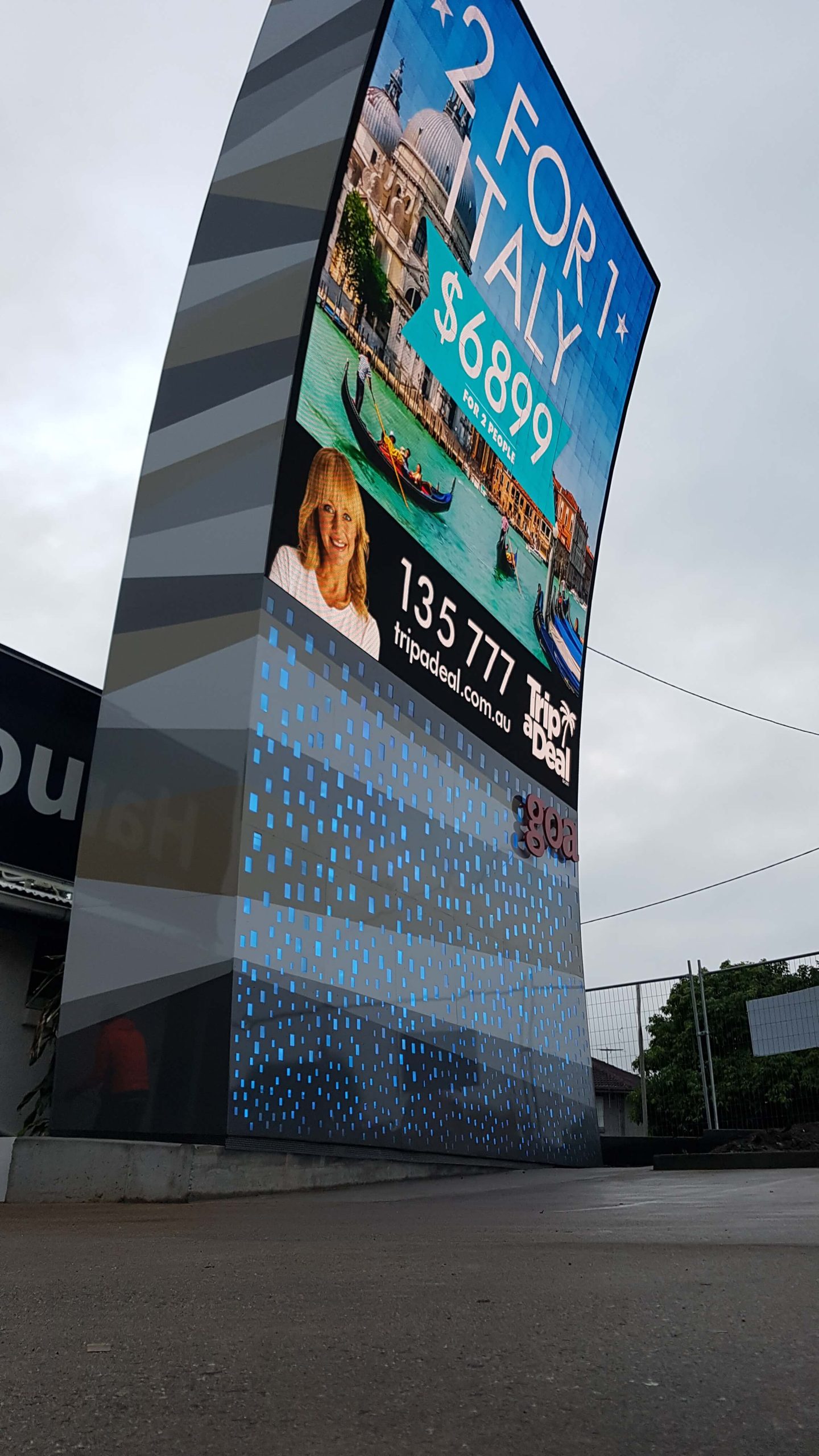 The largest curved digital billboard structure in the southern hemisphere were manufactured and installed by Versatile Structures