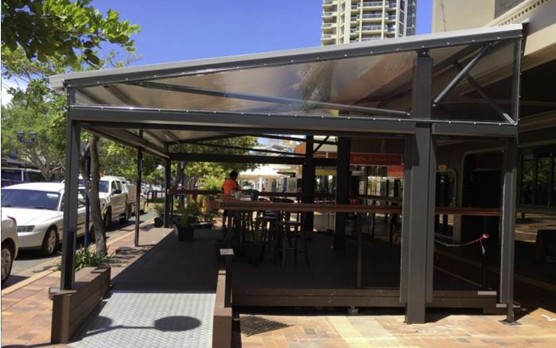Swannies Bar and Restaurant waterproof shade structure