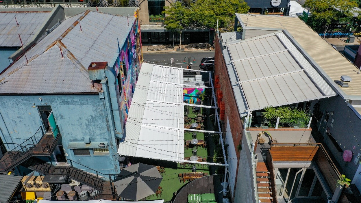 Royal George Hotel shade structure designed and installed by Versatile Structures