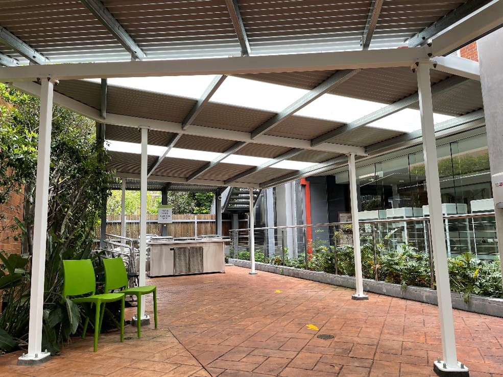 Ipswich Hospital shade structure designed, manufactured and installed by Versatile Structures